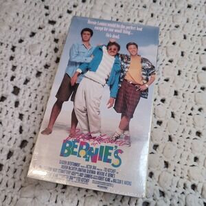 Weekend at Bernie's (VHS, 1989) Movie Andrew McCarthy, Jonathan Silverman Sealed